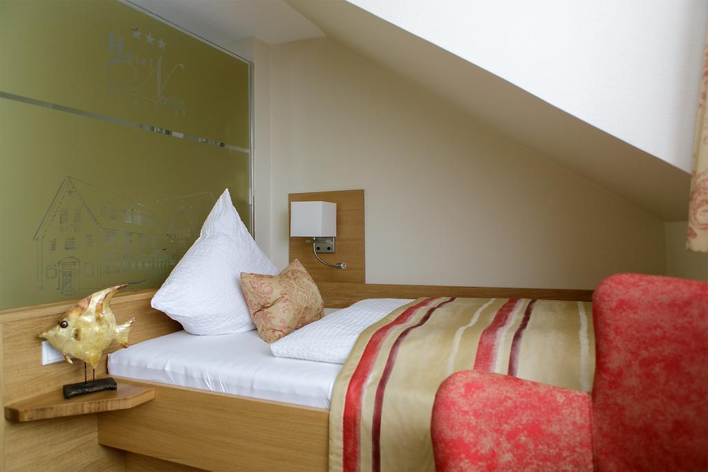 Hotel Neuwarft Altbau Dagebuell Phòng bức ảnh