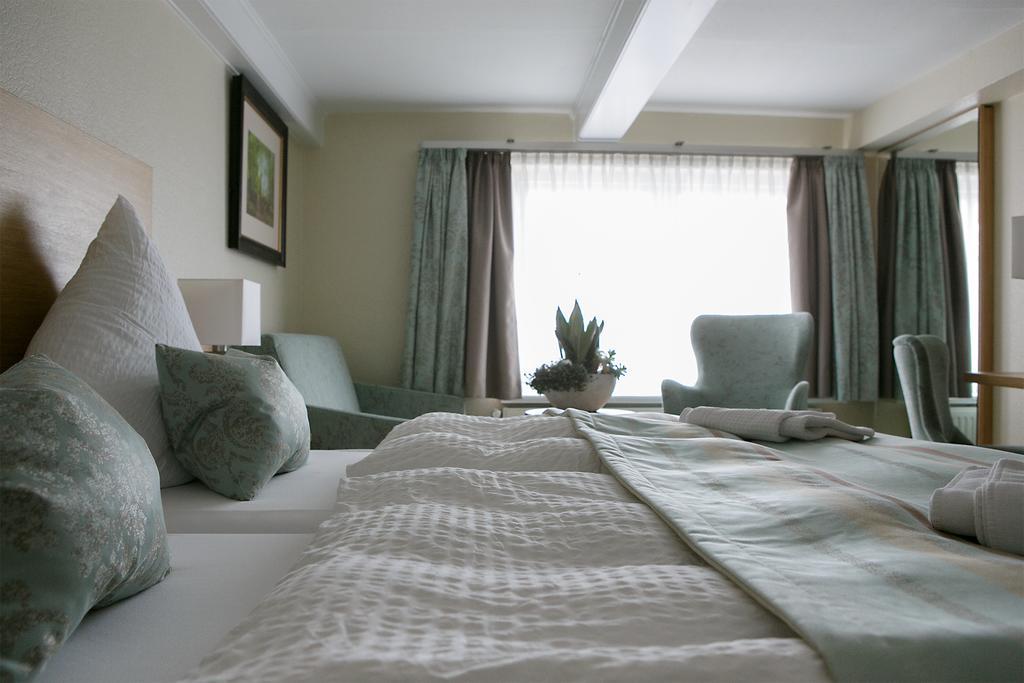 Hotel Neuwarft Altbau Dagebuell Phòng bức ảnh
