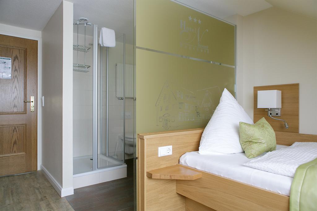 Hotel Neuwarft Altbau Dagebuell Phòng bức ảnh